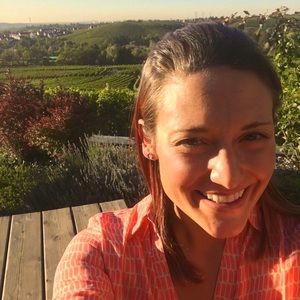 Meet your Posher, Maura